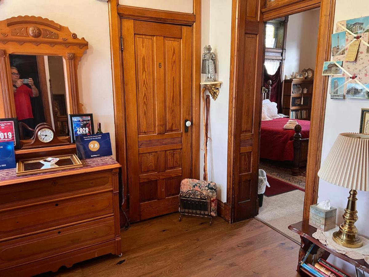 Mansion On The Mile B&B Indianapolis Bagian luar foto