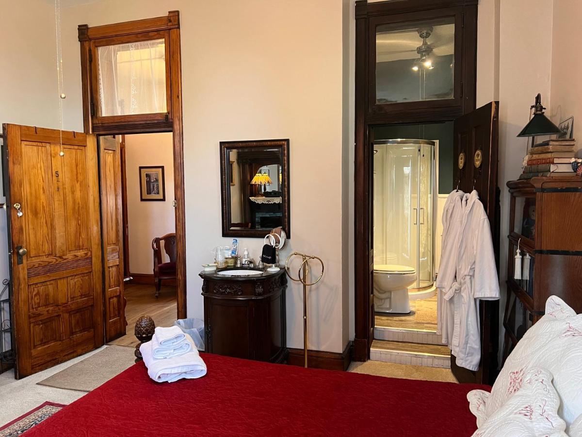 Mansion On The Mile B&B Indianapolis Bagian luar foto